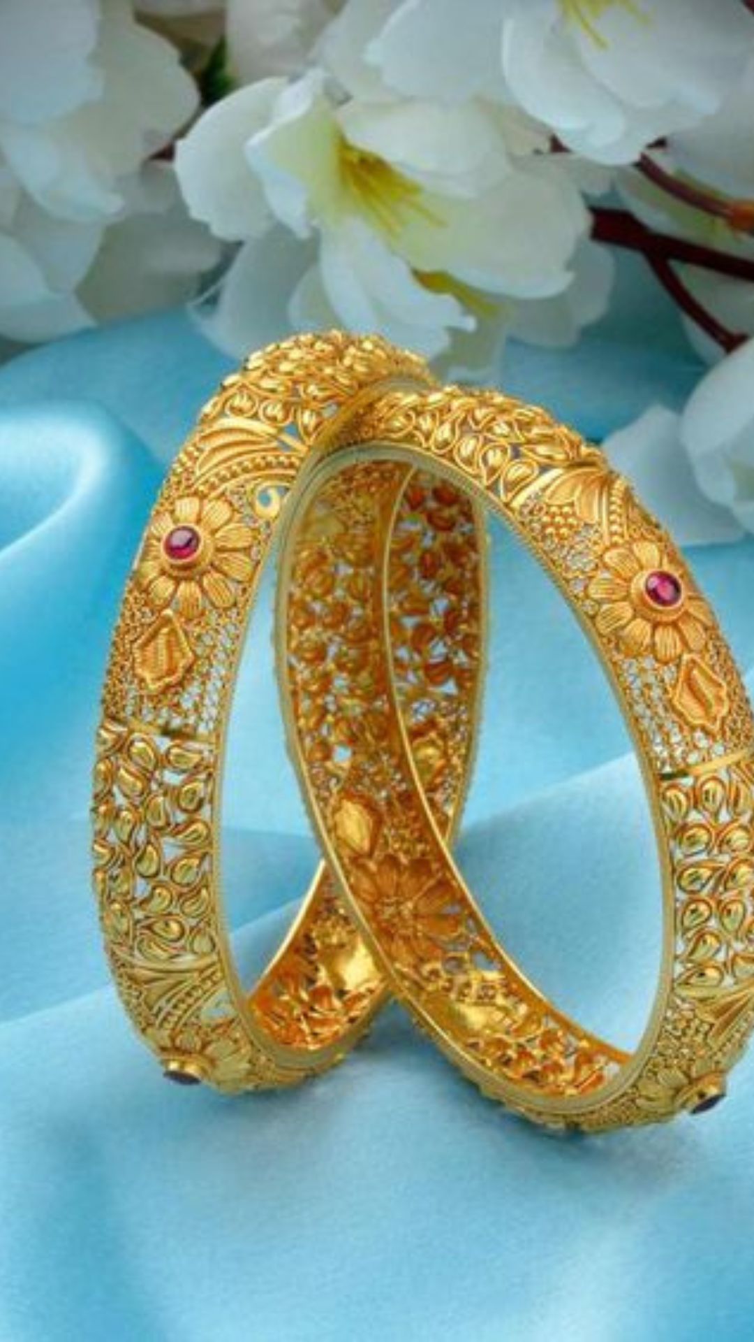 Gold bangles store design for bride